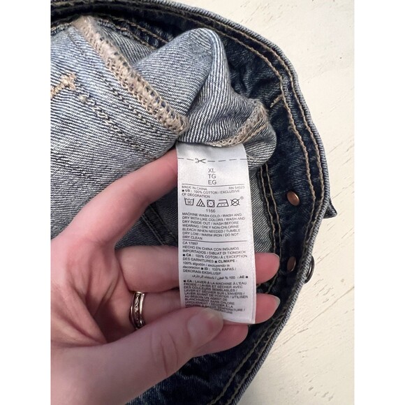 Old Navy Women's‎ Size XL Floral Embroidered Denim Button Up Jacket - Picture 4 of 6